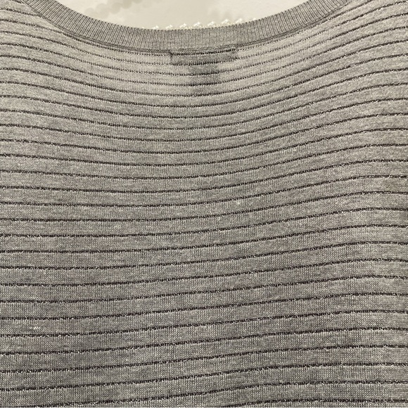 🔴H &M SWEATER🔴 - Picture 5 of 7